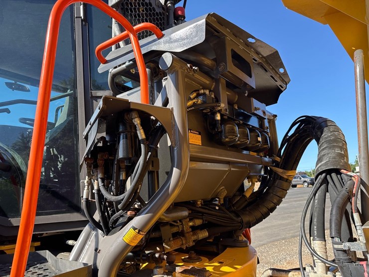 2019-volvo-a25g-image-10
