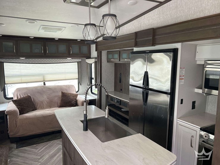5th-wheel-camper-image-10