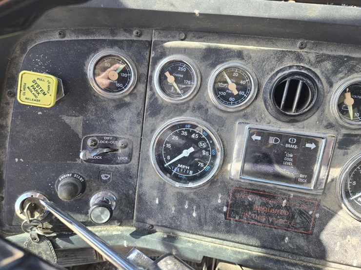 1988-ford-l9000-image-27