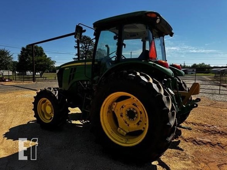 2015-john-deere-6115d-image-2
