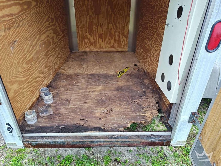 2006-port-city-5ft.-x-8ft.-s/a-enclosed-trailer-image-12