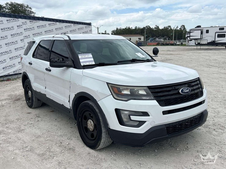 2018-ford-explorer-image-2