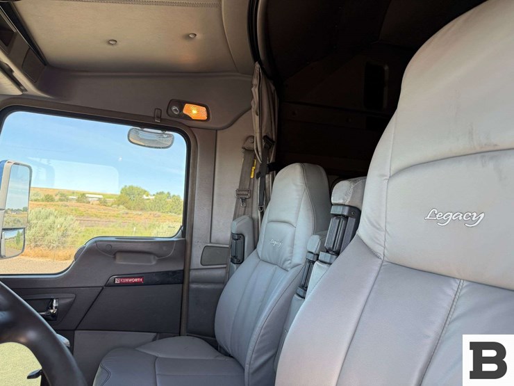 2015-kenworth-t800-image-48