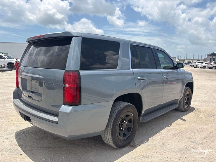 2016-chevrolet-tahoe-image-3