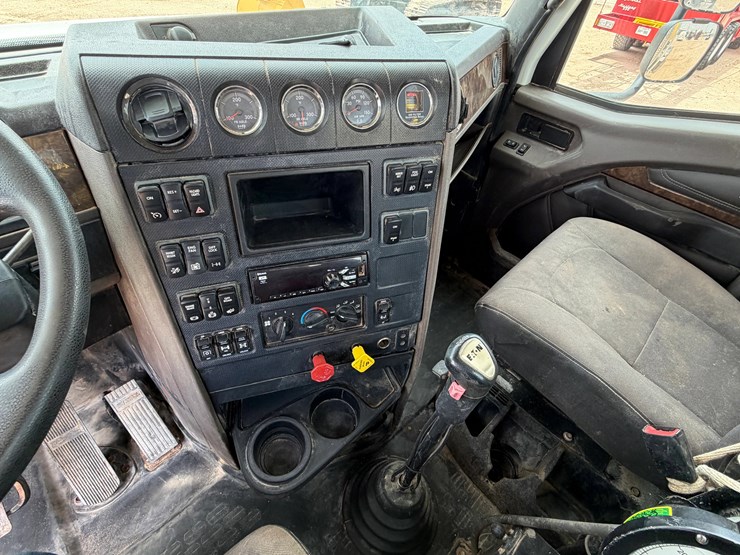 2019-international-hx620-image-25
