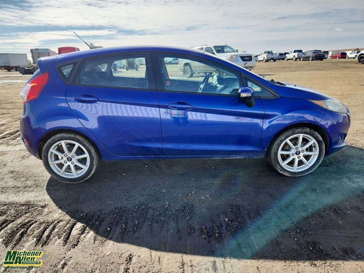 2014-ford-fiesta-se-image-7