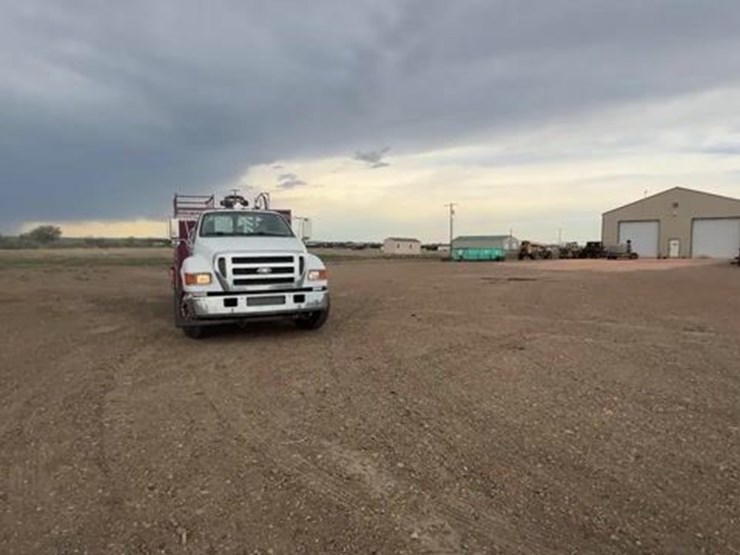 2007-ford-f650-image-1