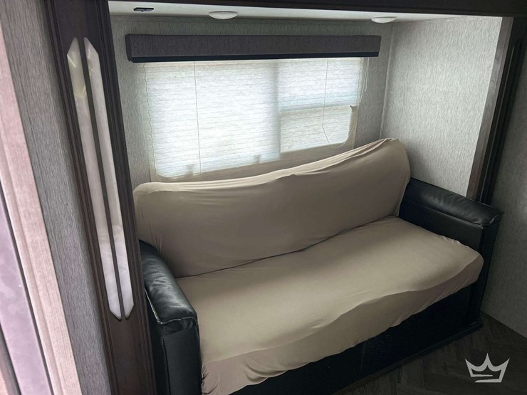 5th-wheel-camper-image-19