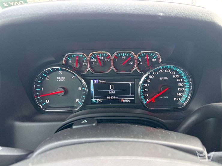 2019-chevrolet-tahoe-image-8