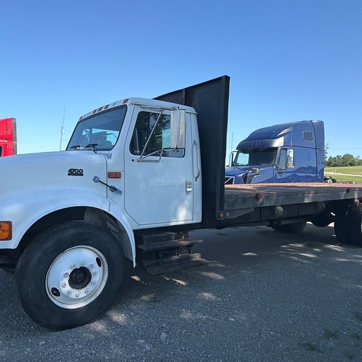 1997 INTERNATIONAL 4700