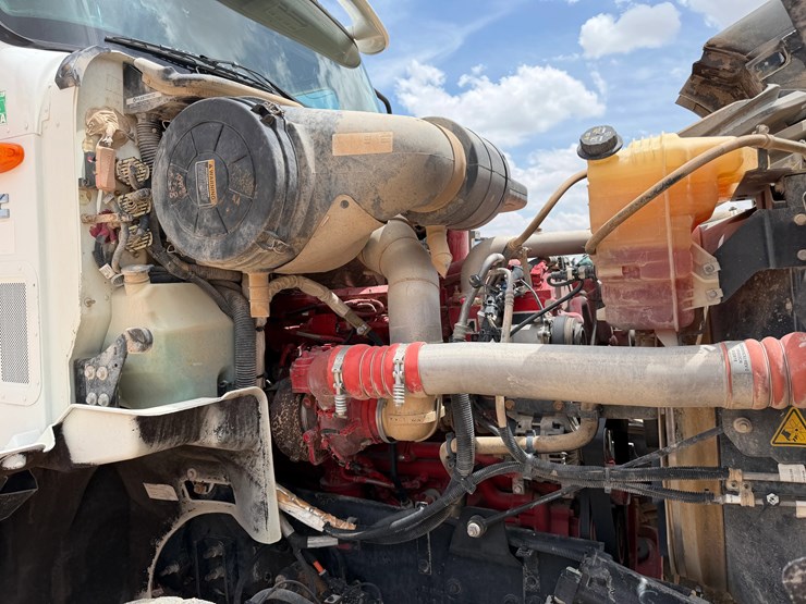 2019-international-hx620-image-20