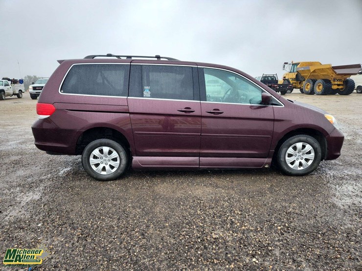 2010-honda-odyssey-image-9