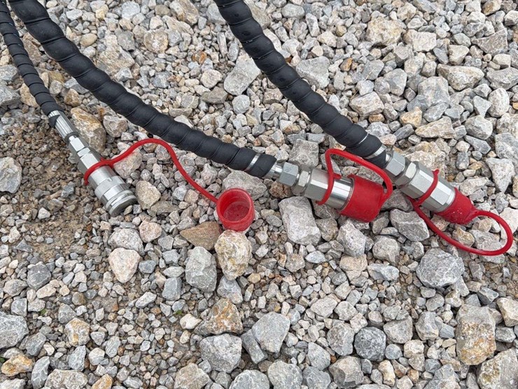 hydraulic-auger-drive-with-two-bits-and-hydraulic-brush-cutter-attachment-image-9