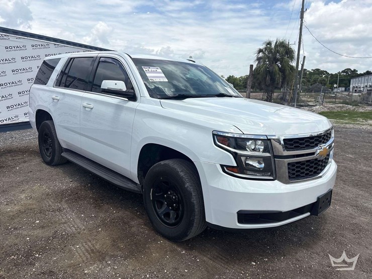 2019-chevrolet-tahoe-image-1