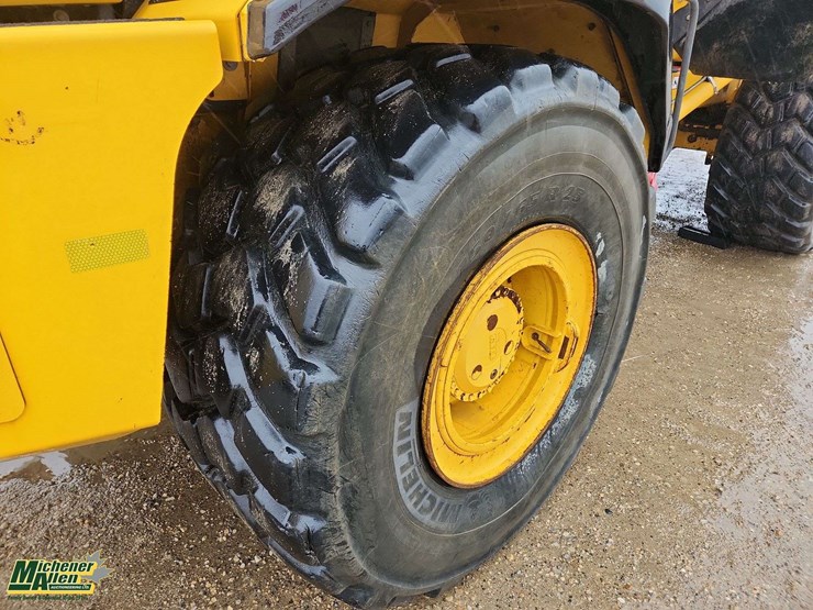 2014-deere-300d-image-10