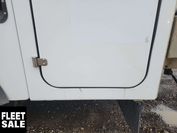 2021-ford-f550-image-50