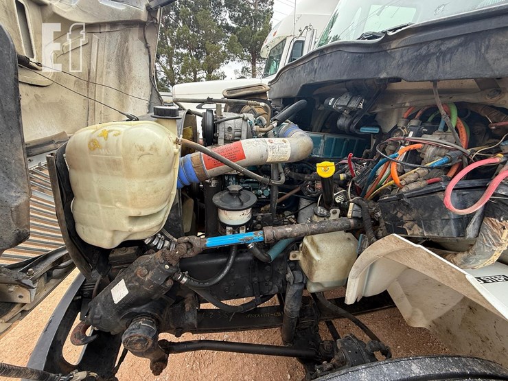 2002-international-durastar-4400-image-4