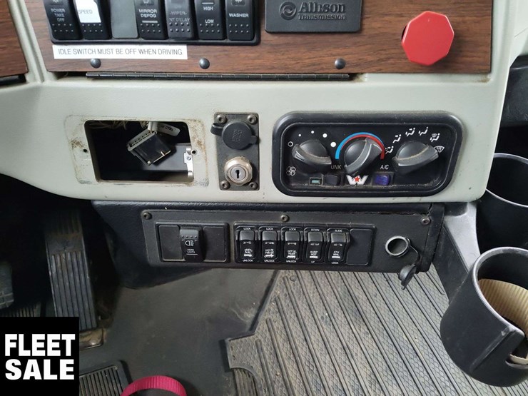 2015-western-star-4900-image-27