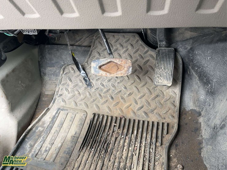 2010-ford-f350-image-17
