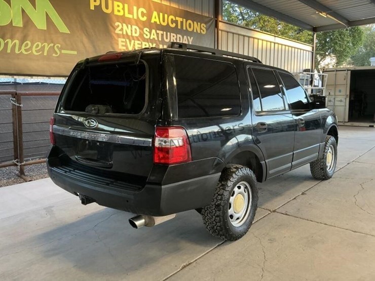 2016-ford-expedition-image-7