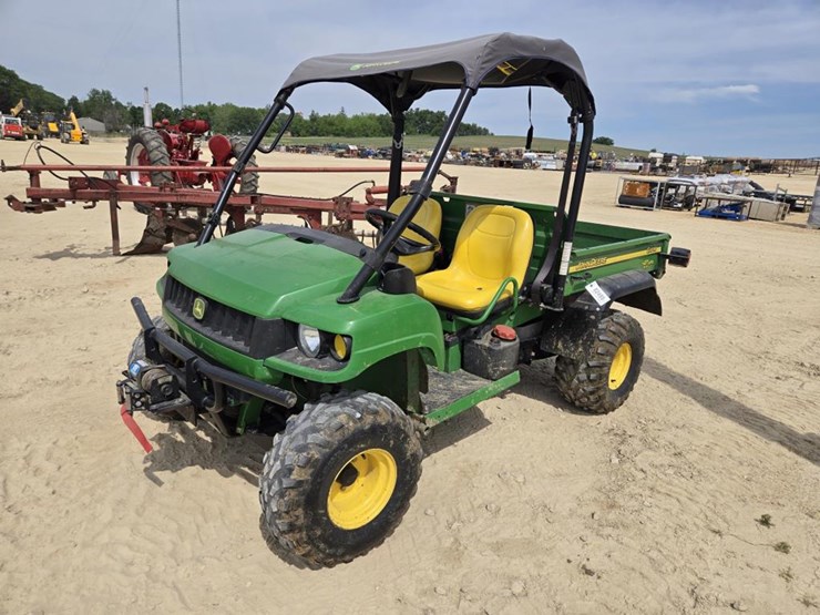 2004-john-deere-gator-image-1