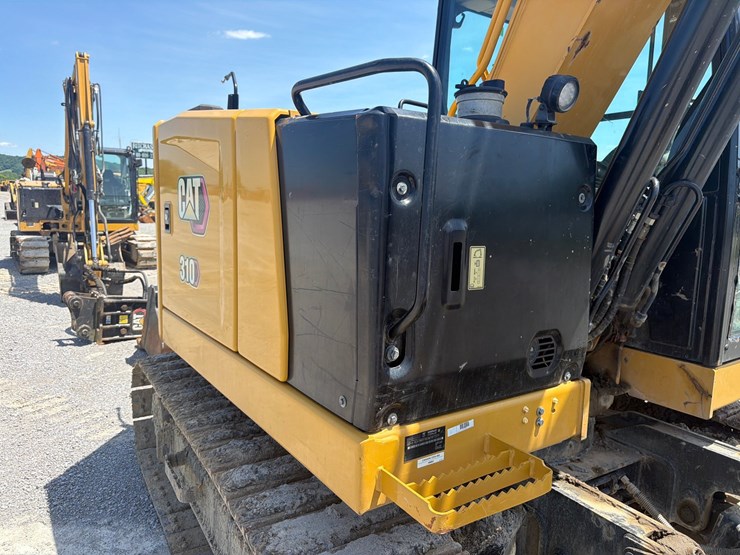 caterpillar-310-image-14