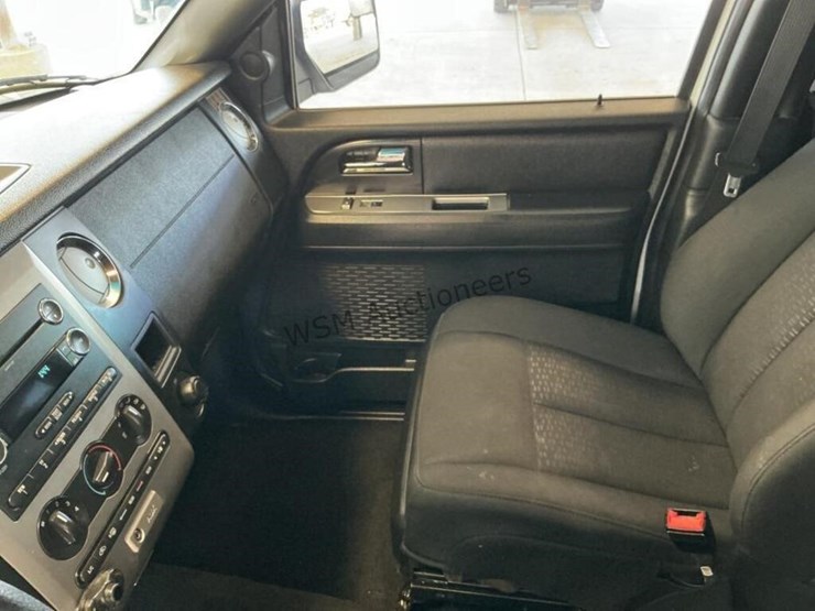 2017-ford-expedition-image-19
