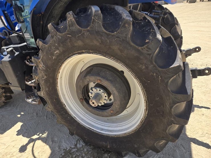 2015-new-holland-155-image-13