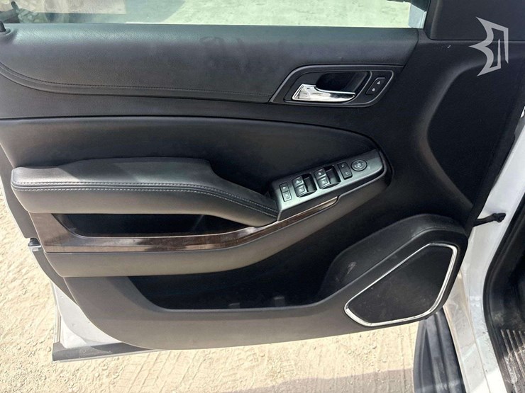2016-chevrolet-tahoe-image-9
