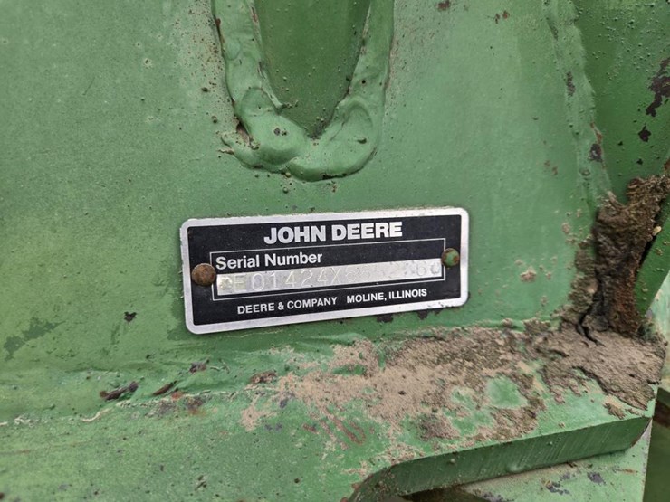 john-deere-240-image-16