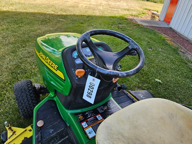 john-deere-x585-image-24
