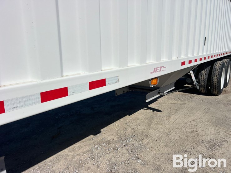 2015-jet-42-image-17