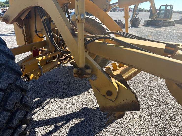 caterpillar-120m2-image-12