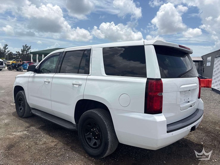 2019-chevrolet-tahoe-image-3