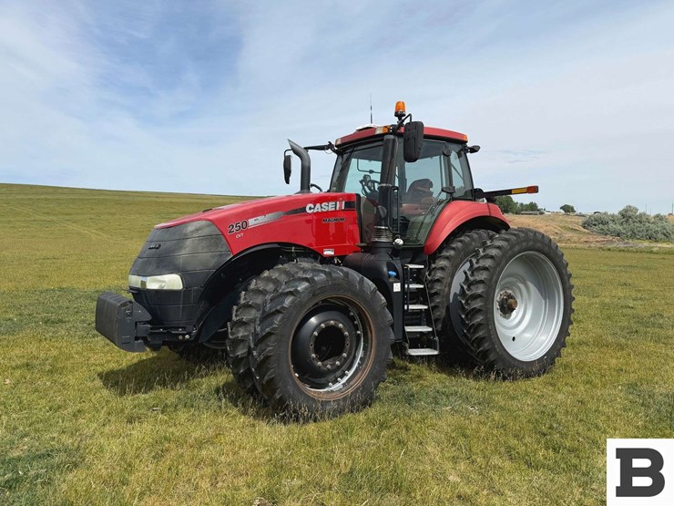 2017-case-ih-magnum-250-cvt-image-1