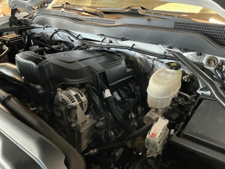 2017-chevrolet-silverado-3500hd-image-12