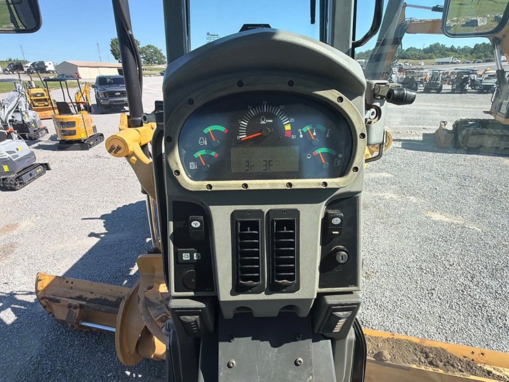 caterpillar-120m2-image-17
