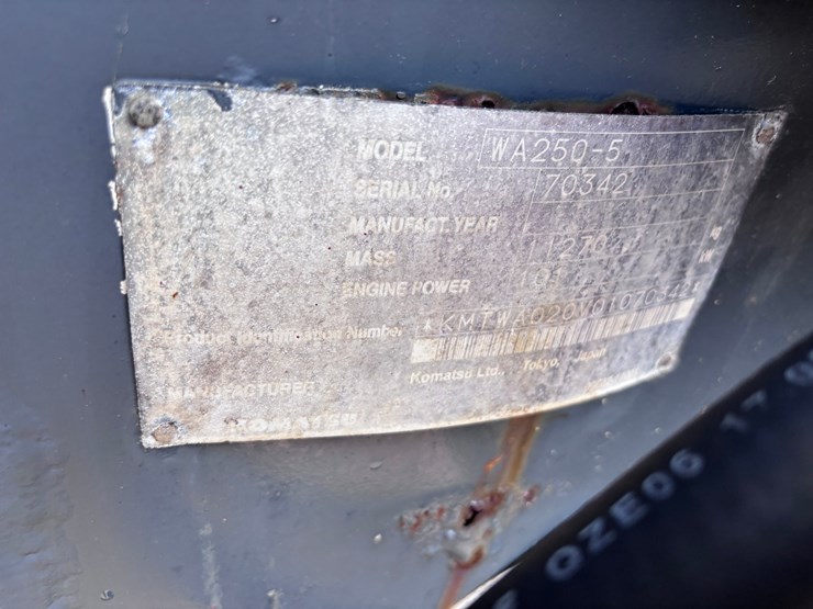 komatsu-wa250-image-12