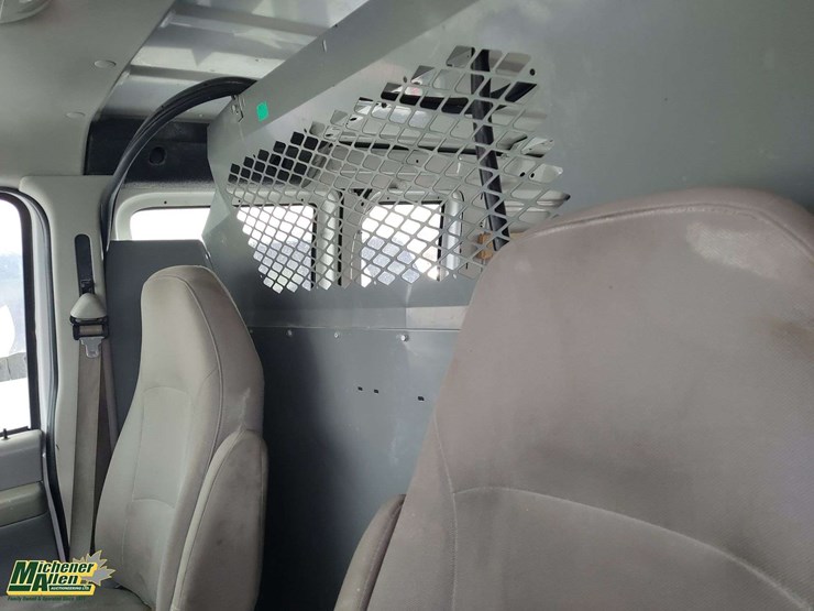 non-operable-2006-ford-e-250-cargo-van-image-24