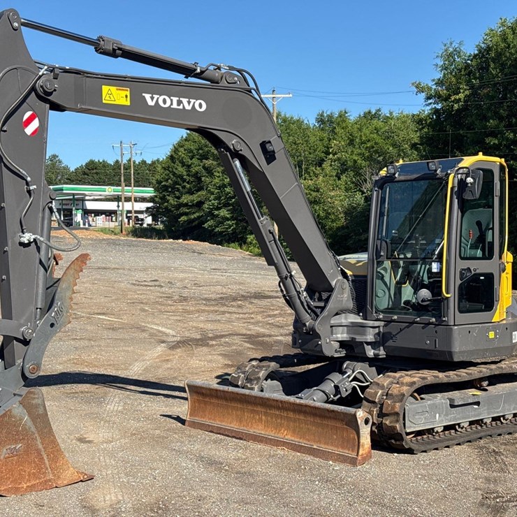 2023 VOLVO ECR88D