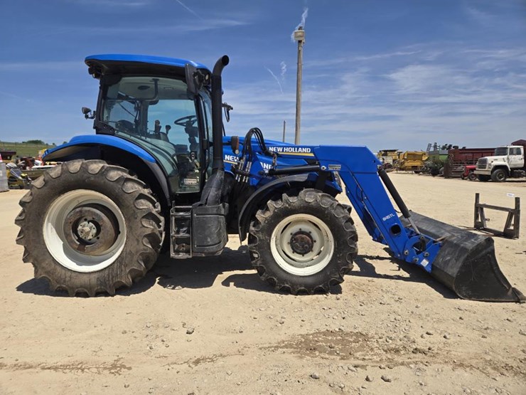 2015-new-holland-155-image-9