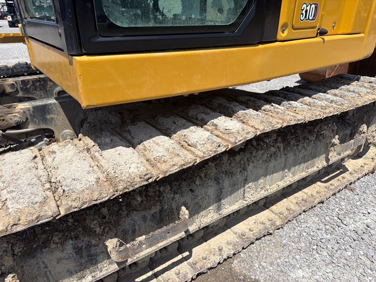 caterpillar-310-image-8