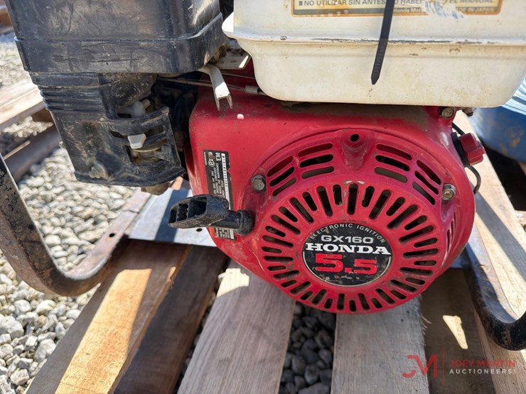 2"-trash-pump-w/-hose-image-3