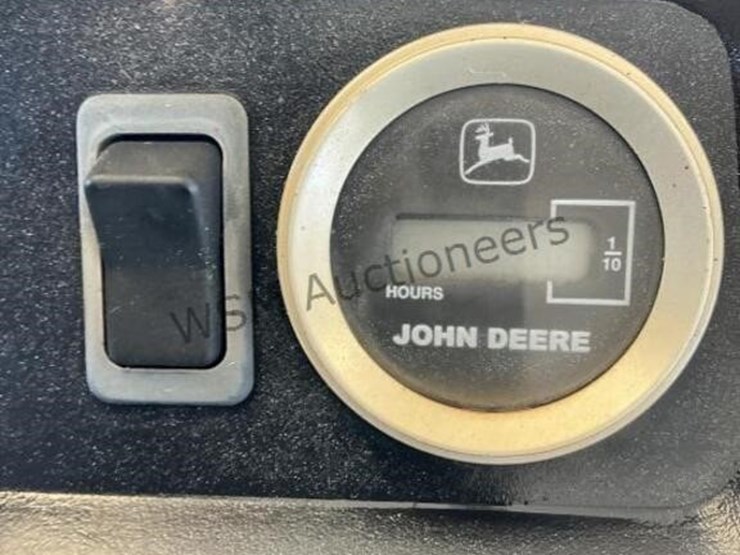 john-deere-gator-image-11