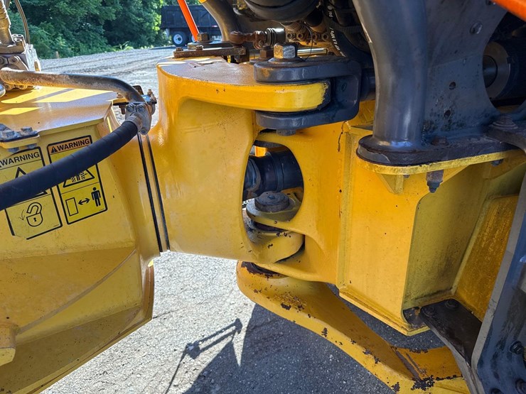 2019-volvo-a25g-image-14