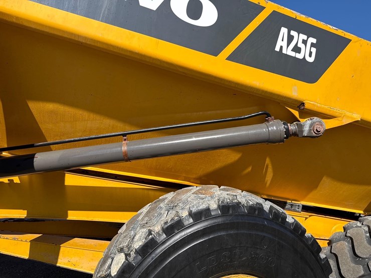 2019-volvo-a25g-image-11
