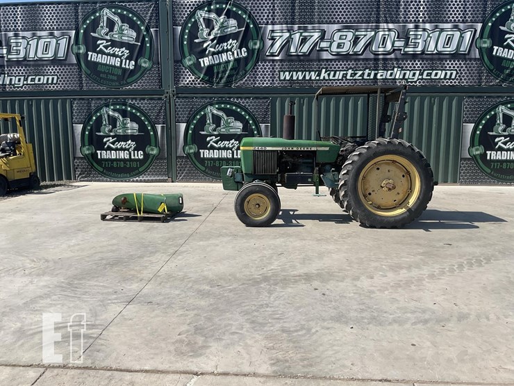 1977-john-deere-2440-image-1