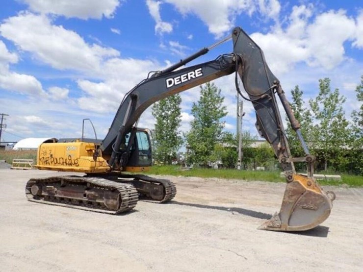 2009-deere-270d-lc-image-2