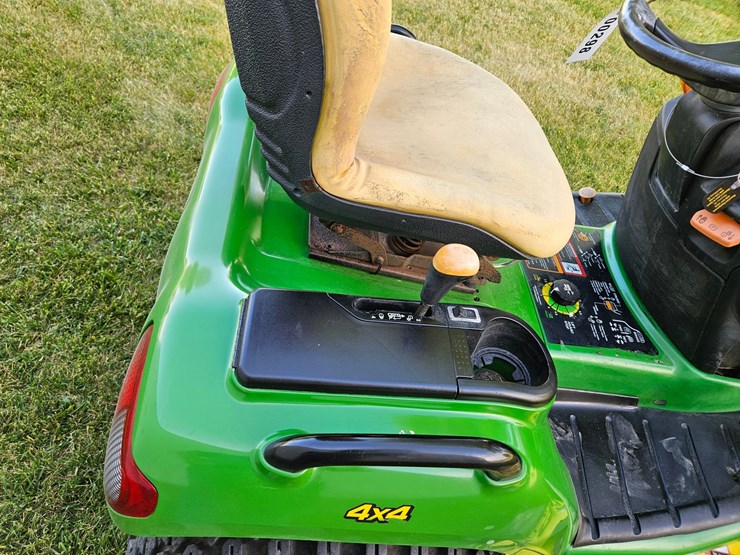 john-deere-x585-image-21
