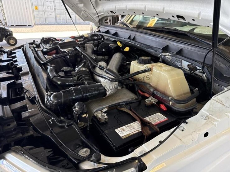 2014-ford-f350-image-16